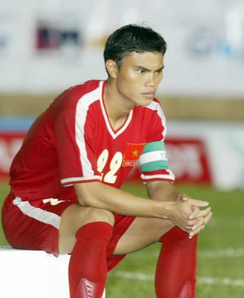 Tài Em bắt đầu khoác áo ĐTQG từ năm 2002 và anh cũng chính là đội trưởng của đội tuyển U.23 Việt Nam trong nhiều năm liền.